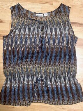 Size Large Liz Claiborne sheer tank with feather pattern & tie waist